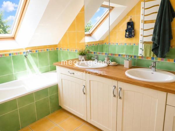 Maison à LA BAZOGE-MONTPINCON, 53440 - 6 pièces 140m²