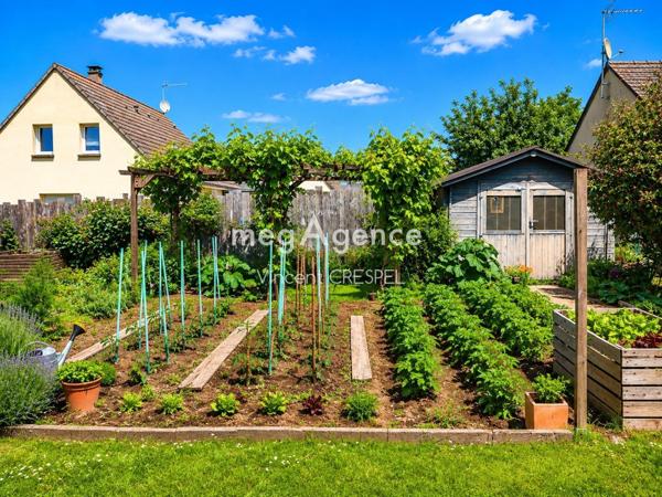 Maison à LA BAZOGE-MONTPINCON, 53440 - 6 pièces 140m²