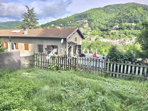 Maison
                                                                                                                                                                                                                                                                                                                        4 pièce(s)                                                                                                                                                                                                          3 chambre(s)                                                                                                                                                                                                          85  m²