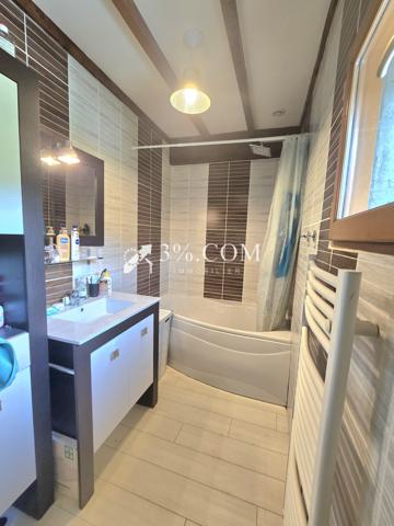 Maison
                                                                                                                                                                                                                                                                                                                        4 pièce(s)                                                                                                                                                                                                          3 chambre(s)                                                                                                                                                                                                          85  m²
