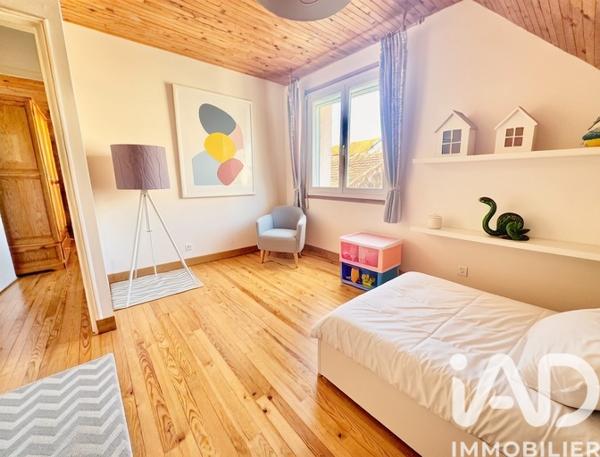 Maison à vendre 9 pièces 286 m² Villeneuve-Renneville-Chevigny