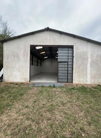 Local commercial  Entrepôt 800 m² sur terrain de 2 500 m²