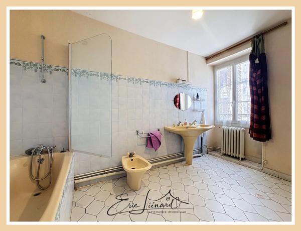 Maison à vendre 8 pièces SAINT MAIXENT L'ECOLE (79)