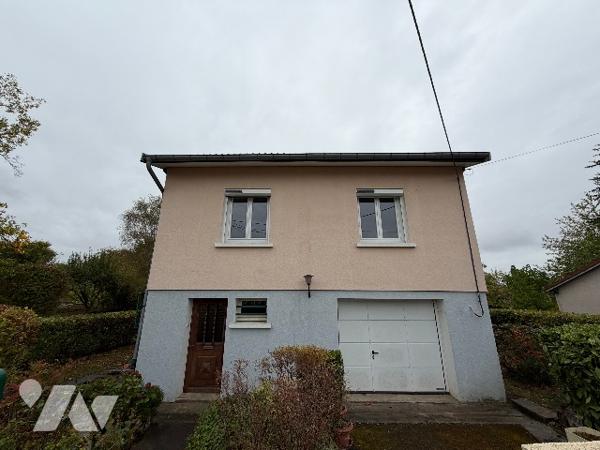 Jolie maison, idéalement située à MIRECOURT, avec un grand terrain attenant.