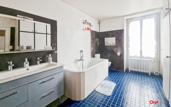 Maison à vendre    6 pièces •  Janville