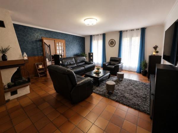 Maison à vendre 199 900 € Montgivray 6 p 159 m² DPE D