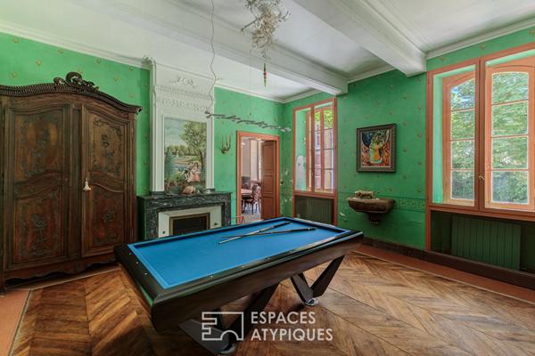 Maison de maître début XIXe siècle à réinterpréter avec ses dépendances