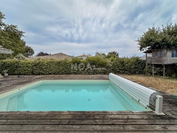 Maison familiale de plain pied, avec piscine