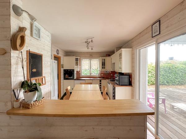 Maison familiale de plain pied, avec piscine