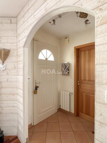 Maison familiale de plain pied, avec piscine