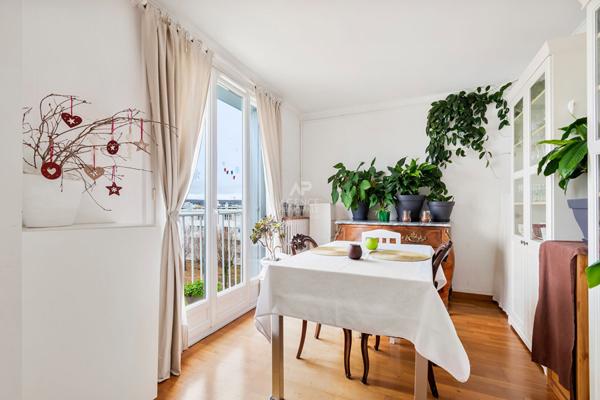 Appartement Saint Germain En Laye 4 pièce(s) 64.69 m2 €325 000 ** - Référence 17853