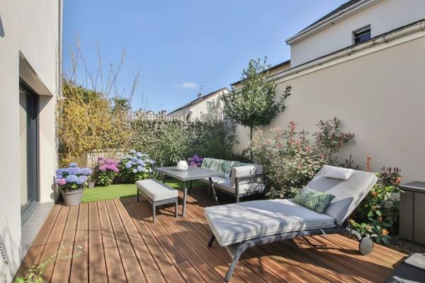 Maison Familiale, Alliance parfaite entre modernité, calme et verdure.