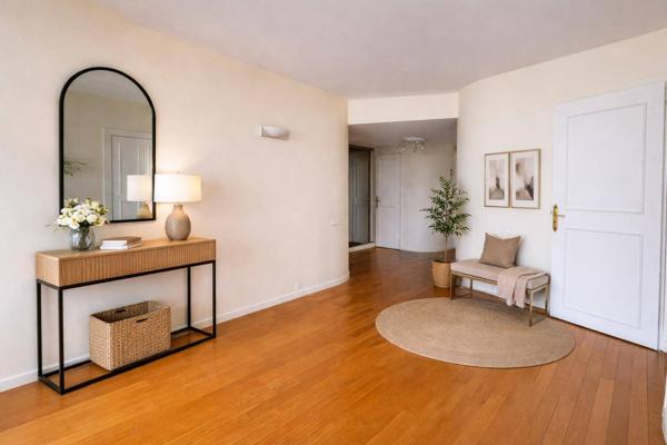 PARIS 15e – BEAUGRENELLE – VUE SEINE & TOUR EIFFEL – 95 m² – 4 PIÈCES – ÉTAGE ÉLEVÉ – PARKING