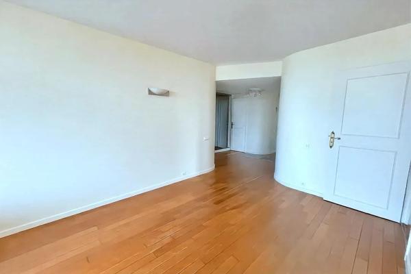 PARIS 15e – BEAUGRENELLE – VUE SEINE & TOUR EIFFEL – 95 m² – 4 PIÈCES – ÉTAGE ÉLEVÉ – PARKING