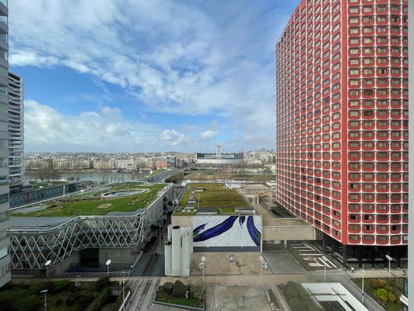 PARIS 15e – BEAUGRENELLE – VUE SEINE & TOUR EIFFEL – 95 m² – 4 PIÈCES – ÉTAGE ÉLEVÉ – PARKING