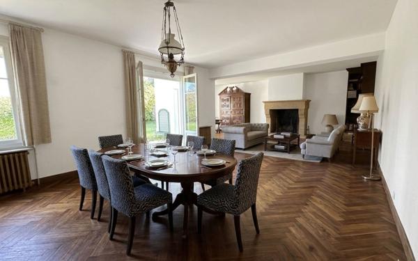 Maison à vendre    7 pièces • 230 m2 Pau