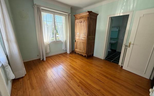 Maison à vendre    7 pièces • 230 m2 Pau