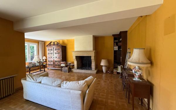 Maison à vendre    7 pièces • 230 m2 Pau