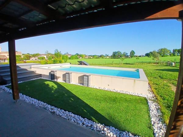 Maison de 115m², 6 pièces piscine et panneaux photovoltaïques