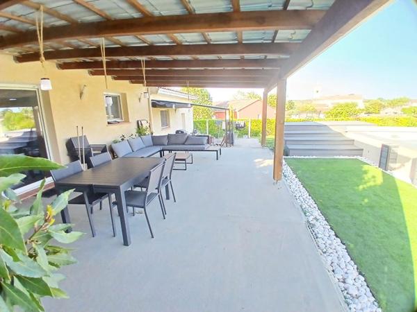 Maison de 115m², 6 pièces piscine et panneaux photovoltaïques