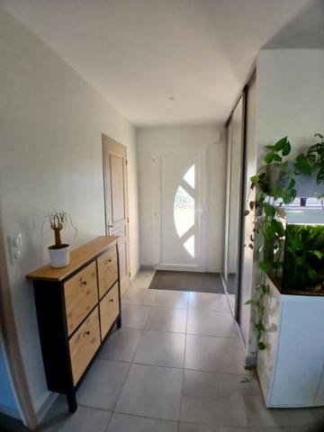 Maison de 115m², 6 pièces piscine et panneaux photovoltaïques