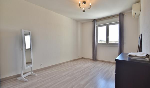APPARTEMENT DUPLEX T4 AVEC TERRASSE ET BALCON