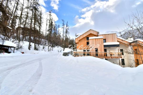 A découvrir ! Magnifique appartement rénové sur Les Orres 1650 Pralalegre avec parking gratuit dans la résidence + cave