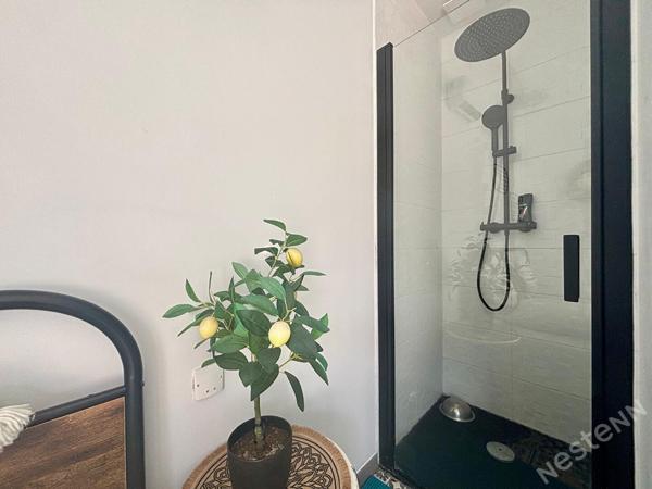 Maison de ville 5 pièces à louer meublée à Agen avec piscine et terrasse