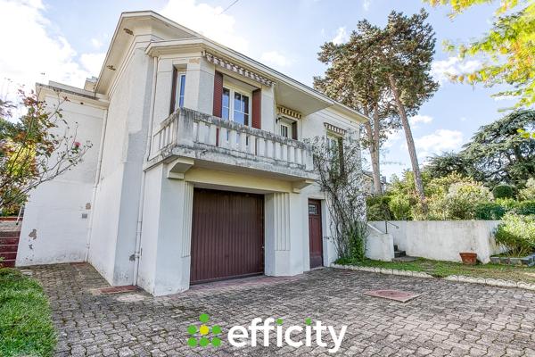 Maison
         7 pièces
        - 189 m² Exclusivité 900 000 €*