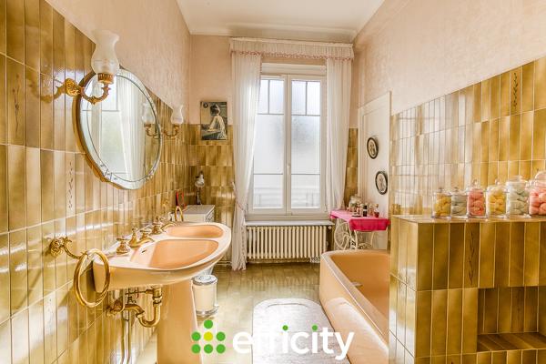 Maison
         7 pièces
        - 189 m² Exclusivité 900 000 €*
