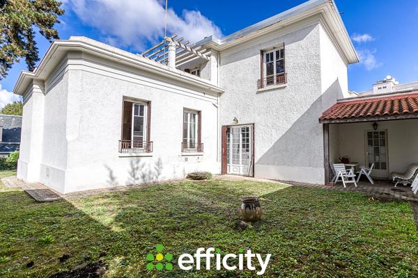 Maison
         7 pièces
        - 189 m² Exclusivité 900 000 €*