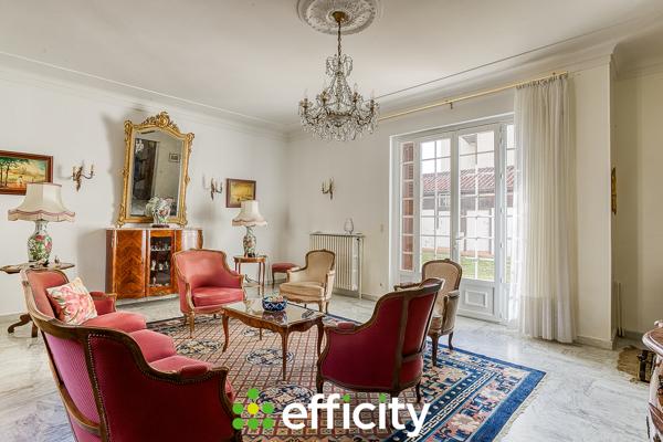 Maison
         7 pièces
        - 189 m² Exclusivité 900 000 €*