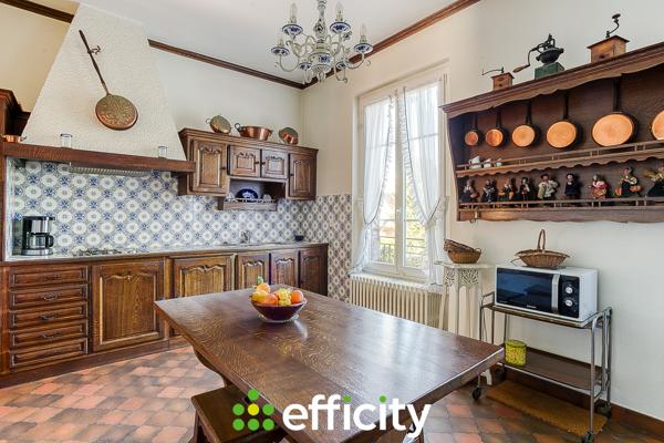 Maison
         7 pièces
        - 189 m² Exclusivité 900 000 €*