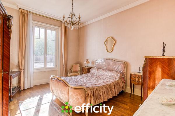 Maison
         7 pièces
        - 189 m² Exclusivité 900 000 €*