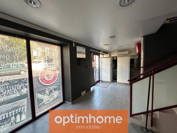 Immeuble 3 niveaux, 210 m² utiles, vitrine et jardin de 397 m²