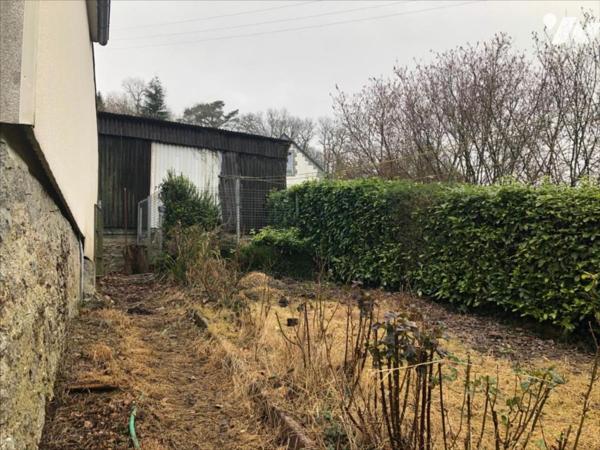 A VENDRE HUELGOAT PETITE MAISON IDEALEMENT PLACEE PROCHE DU CENTRE