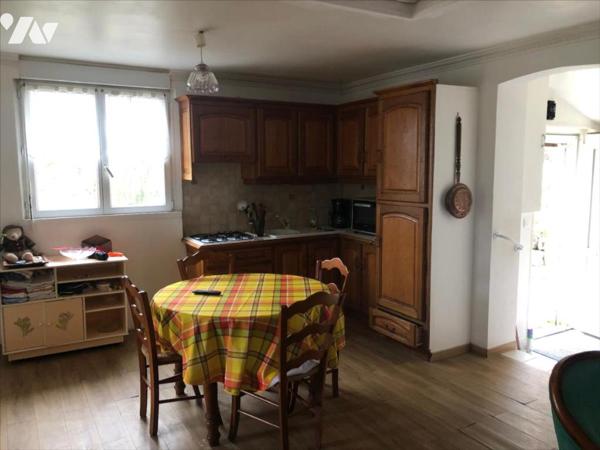 A VENDRE HUELGOAT PETITE MAISON IDEALEMENT PLACEE PROCHE DU CENTRE