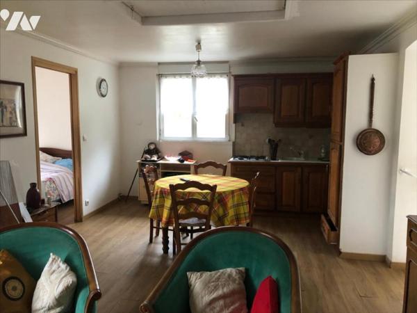 A VENDRE HUELGOAT PETITE MAISON IDEALEMENT PLACEE PROCHE DU CENTRE