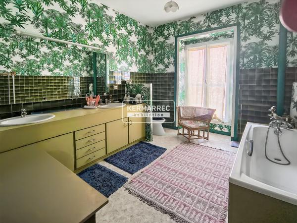 Maison 9 pièces – 243 m² environ à Saint-Aubin-d'Aubigné (ref : 40239)