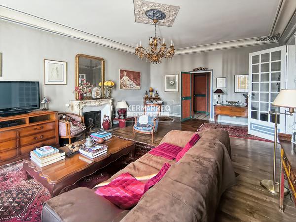Maison 9 pièces – 243 m² environ à Saint-Aubin-d'Aubigné (ref : 40239)