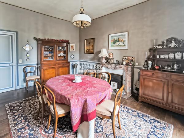 Maison 9 pièces – 243 m² environ à Saint-Aubin-d'Aubigné (ref : 40239)