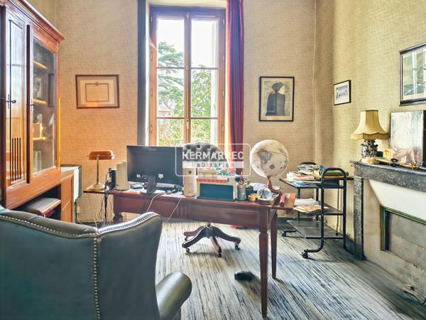 Maison 9 pièces – 243 m² environ à Saint-Aubin-d'Aubigné (ref : 40239)