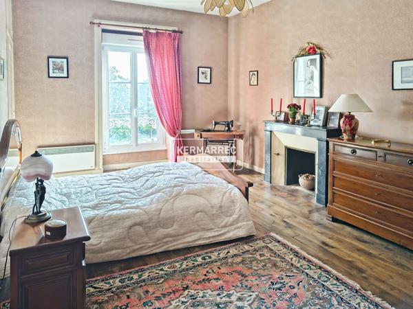 Maison 9 pièces – 243 m² environ à Saint-Aubin-d'Aubigné (ref : 40239)
