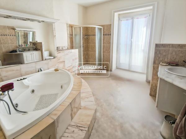 Maison 9 pièces – 243 m² environ à Saint-Aubin-d'Aubigné (ref : 40239)