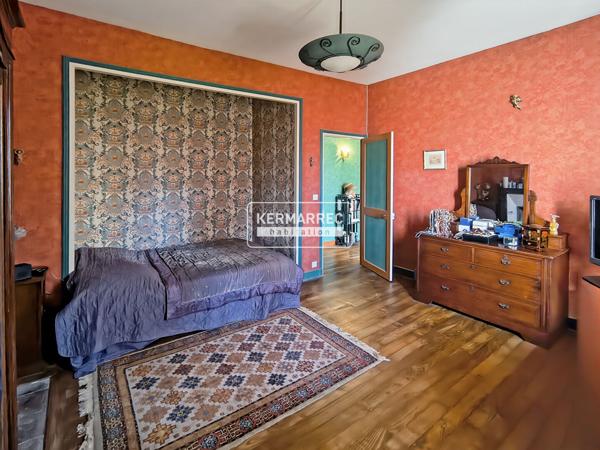 Maison 9 pièces – 243 m² environ à Saint-Aubin-d'Aubigné (ref : 40239)