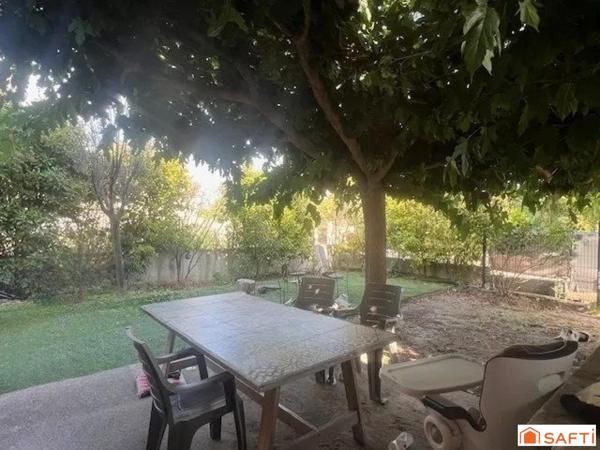 Maison familiale de type 5 avec jardin - CARNOULES