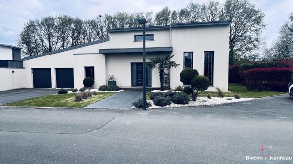 Maison contemporaine à Changé