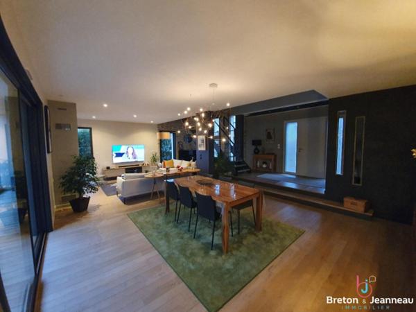Maison contemporaine à Changé
