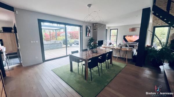 Maison contemporaine à Changé