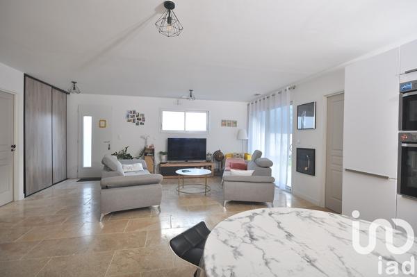 Maison traditionnelle 4 pièces de 90 m² à Calvisson (30420)